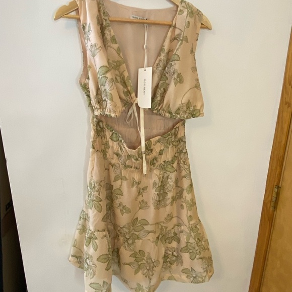 NWT MON RENN Wildflower Tie Front Cutout Mini Dress - Picture 2 of 10